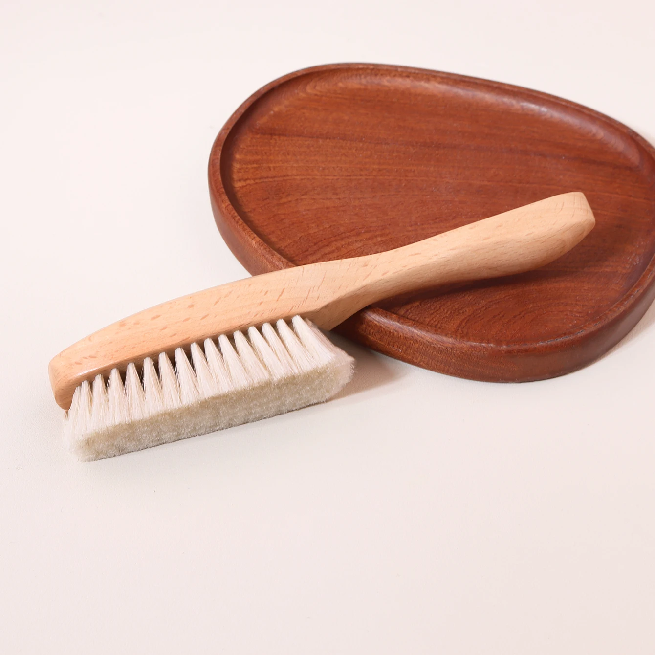 1pc of handle wooden wool or handle wooden bristle hair brush, with a hard bristle hair brush for hairstyle and beard styling