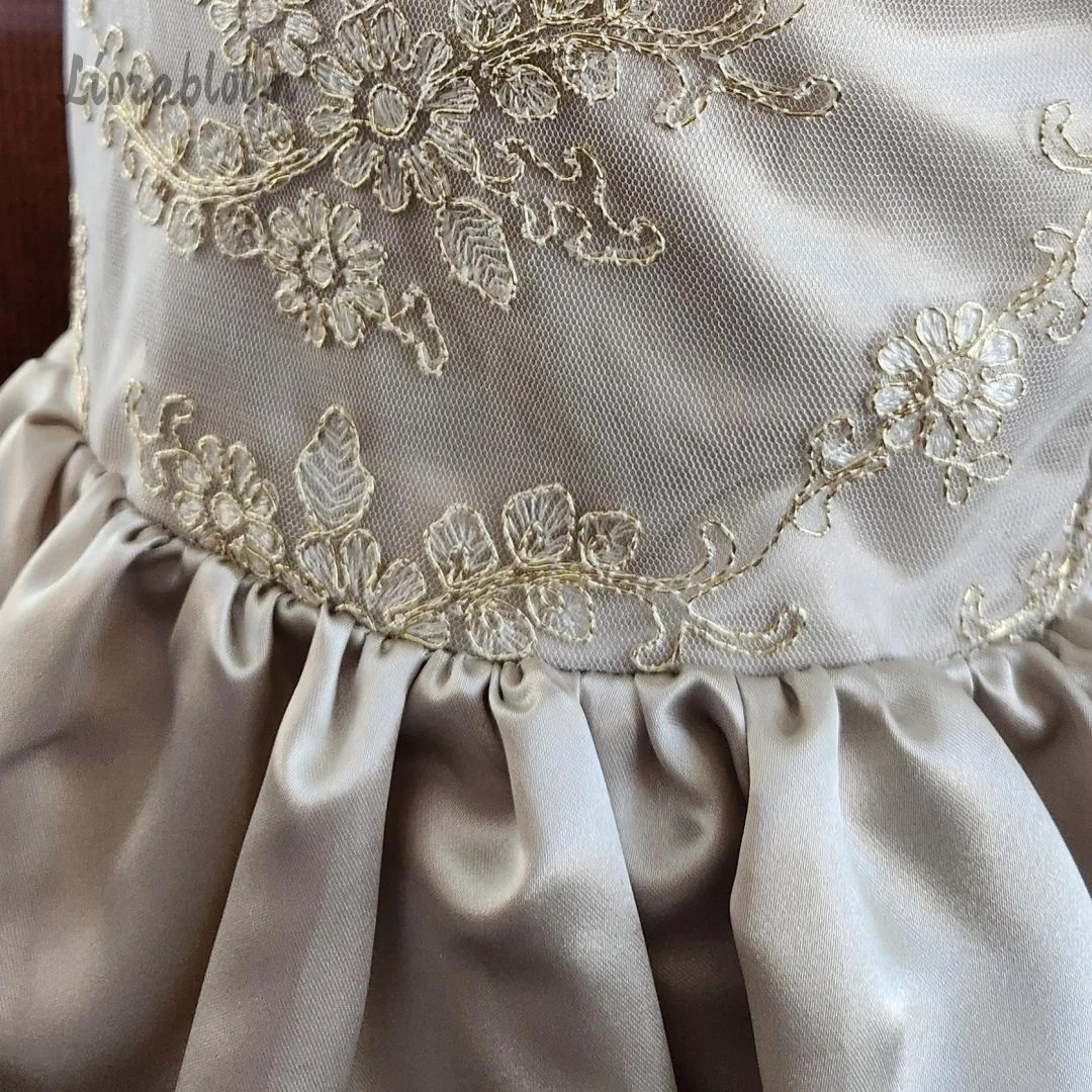 Abito Elegante da Cerimonia per Ragazze con Gonna Voluminosa, Design Personalizzato in Pizzo, Vestito in Tulle per Matrimoni e Feste