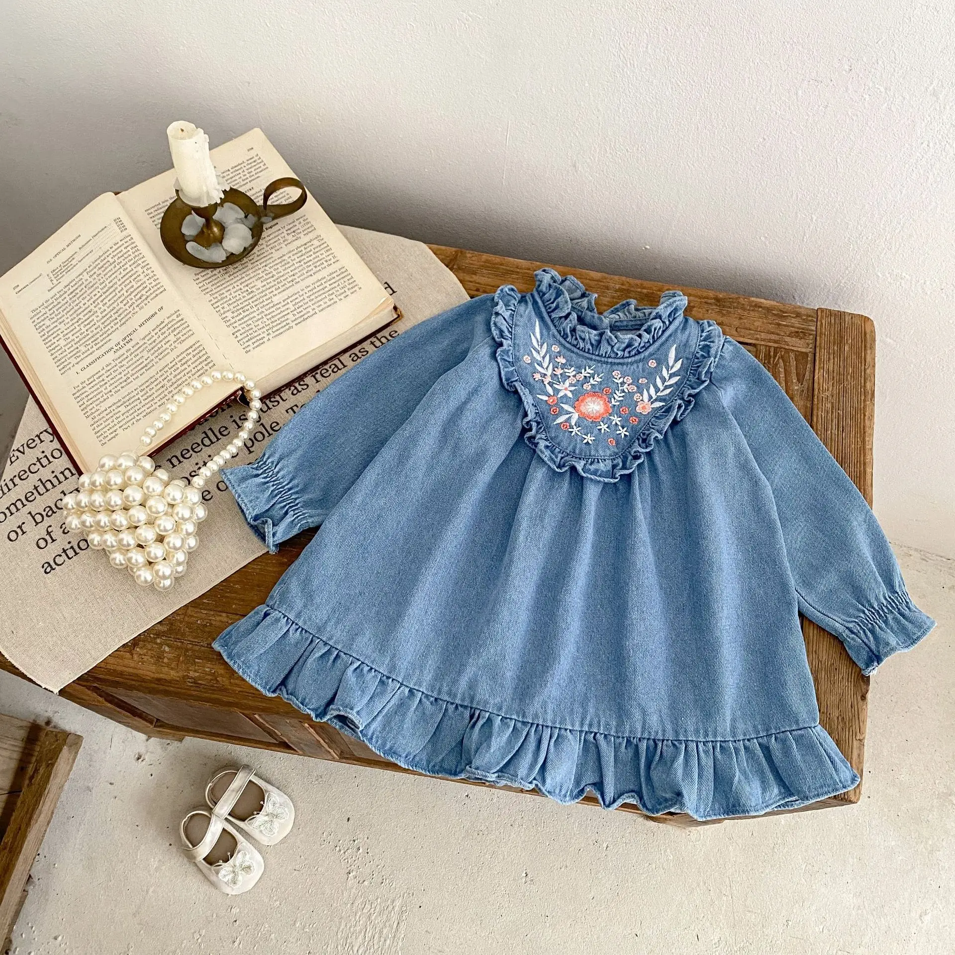 

2024 Autumn New Baby Girls Flower Embroidery Denim Dress Girls Long Sleeve Lace Collar Dress Infant Toddler Casual Clothes