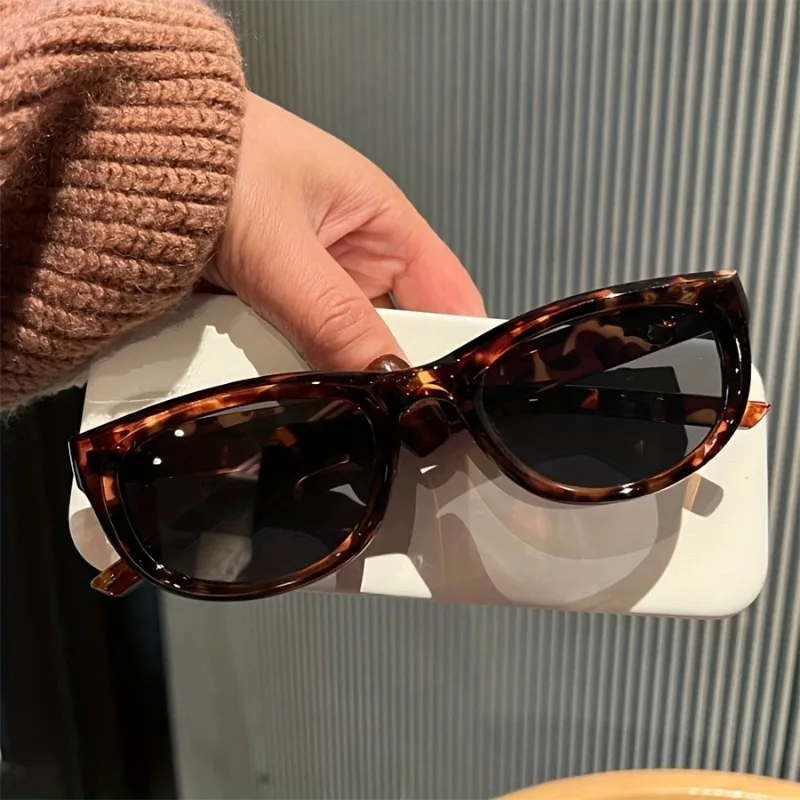 Fashionable Women's Cat Eye Leopard Print Fashion Glasses Embellishing Face Shape and Temperament Popular Multi-color Glasses