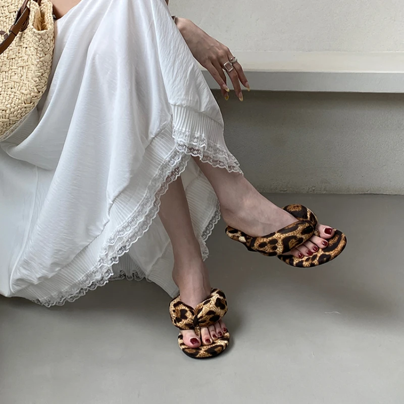 コンフォートソフトウェッジスリッパ女性の夏のセクシーなクリッ - Women'S Fashion Korea のレビューと価格