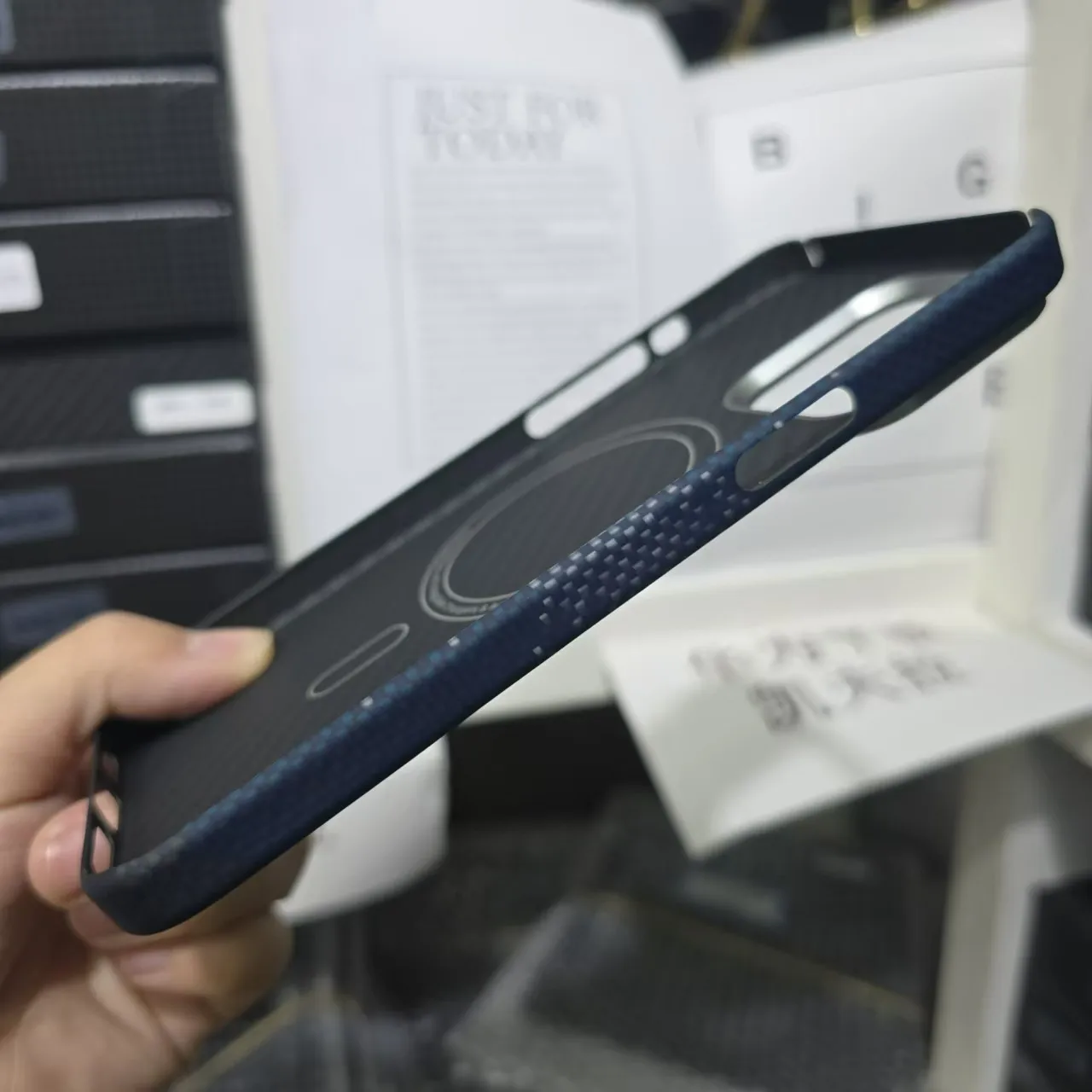 Capa de telefone de fibra de carbono real para iphone 16 pro max iphone15 promax fibra de aramida ultrafina sem sensação de capa