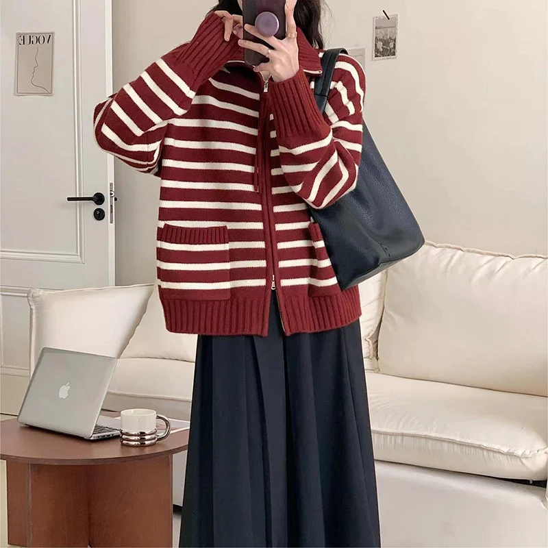

Y2K Stripe Knitted Cardigan for Women Korean Street Zip Up Jacket Woman Autumn Winter Chic Double Pocket Lapel Sweater Cardigans