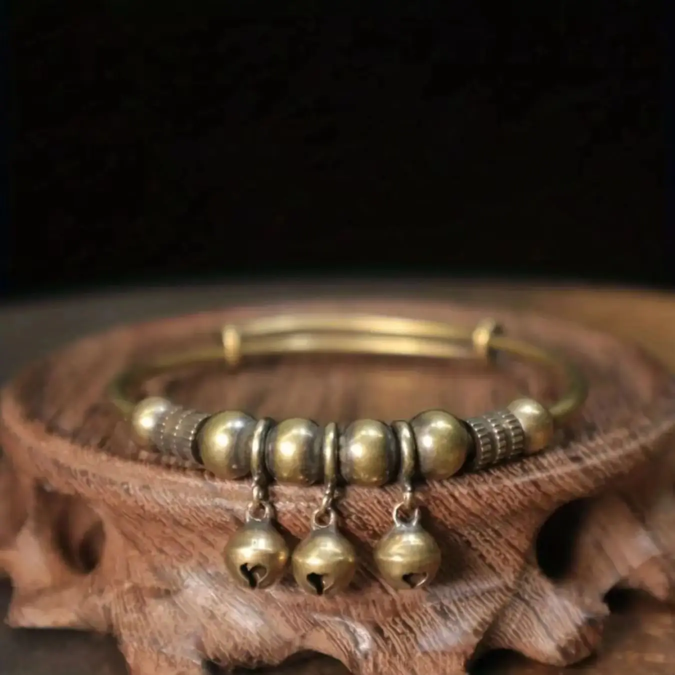 Retro Geometric Bell-Shaped Beaded Push-Pull Bracelet Anime-Inspired Style, ASMR Bracelet for Women, Best Friend Gifts