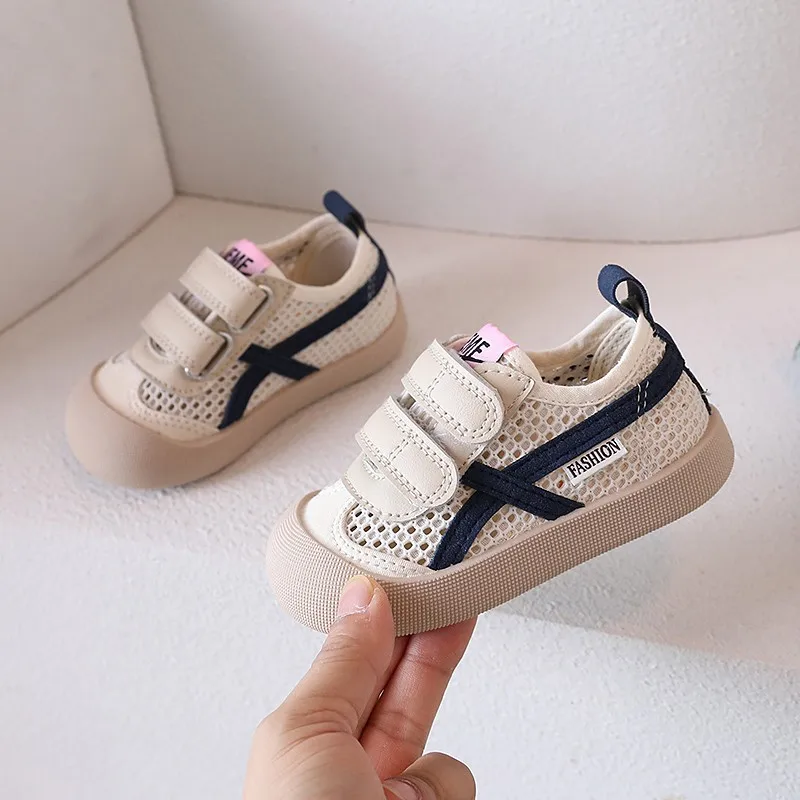 2024 New Girls\' Soft Sole Fashion Baby Shoes with Mesh Surface for Boys and Girls Breathable and Casual Sports Board Shoes