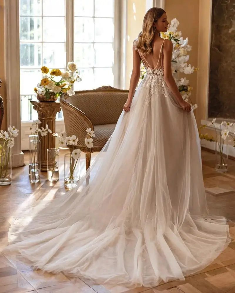 Preciosos apliques escote en forma de corazón sin espalda vestido de novia 2025 cuentas de lujo tirantes finos vestido de novia de princesa personalizado