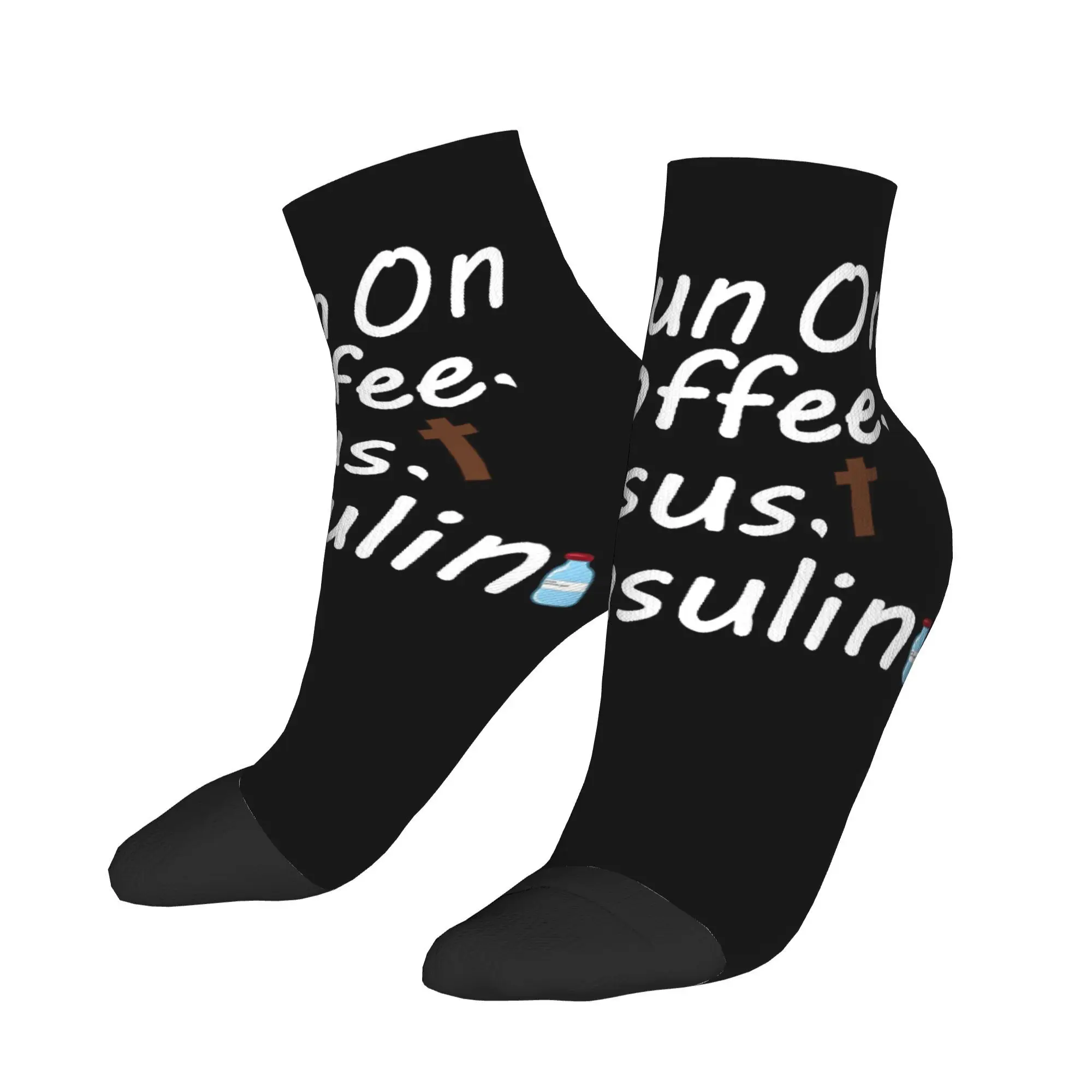 Calcetines con texto en inglés "I Run On Coffee, Jesus y Insulin", medias súper suaves Harajuku, accesorios para calcetines para todas las estaciones, regalos para hombre y mujer