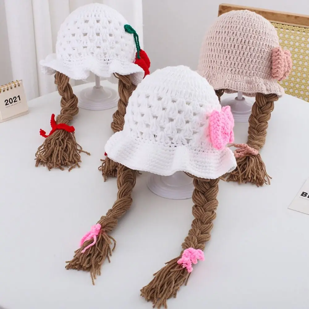 bone-de-la-rosa-com-laco-e-trancas-estilo-menina-feito-a-mao-tricotado-e-de-croche-para-sessoes-de-fotos