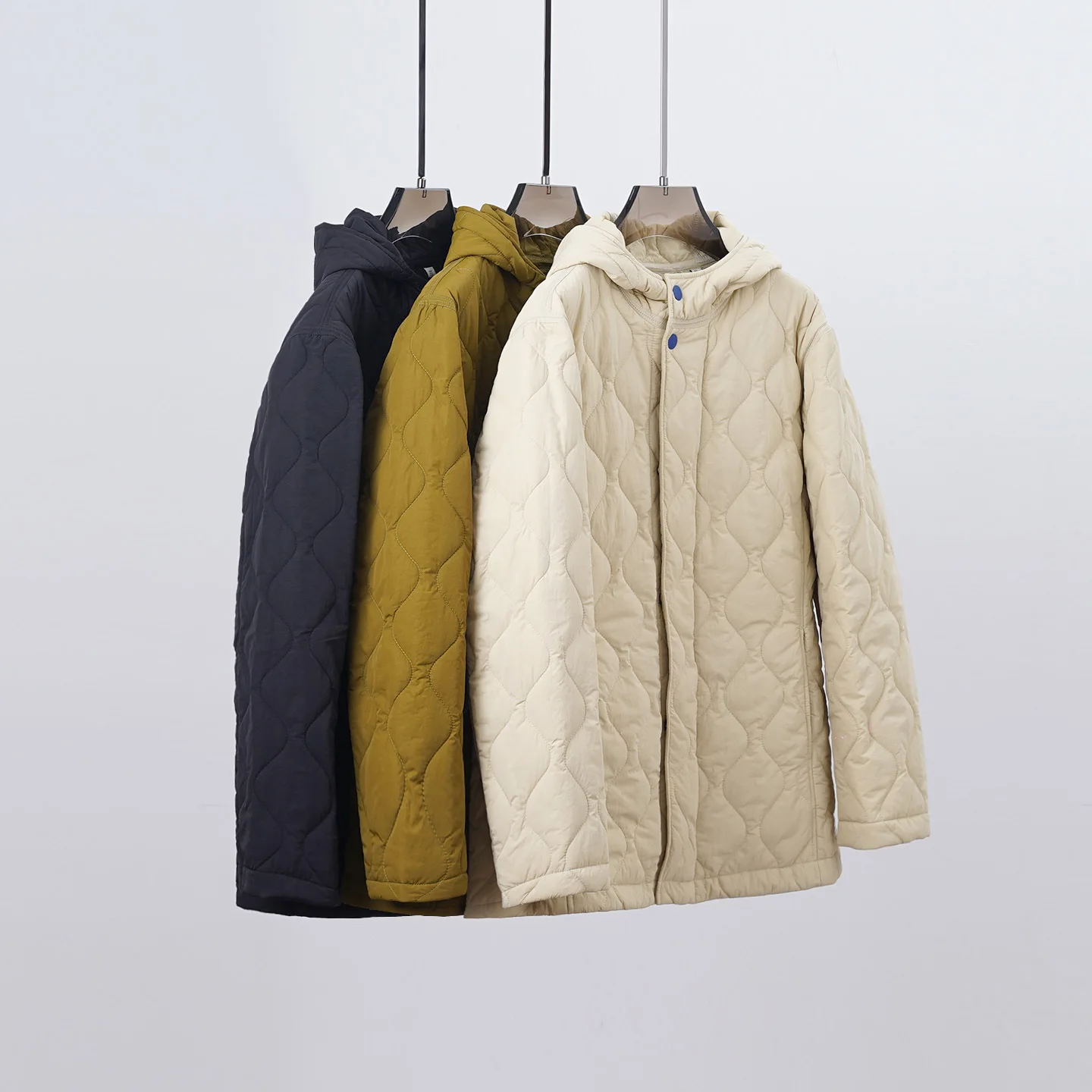 

Высококачественное женское хлопковое тюлевое пальто на осень-зиму, новое стеганое пальто с капюшоном, теплый топ с ромбовидным узором, длинная застежка-молния...