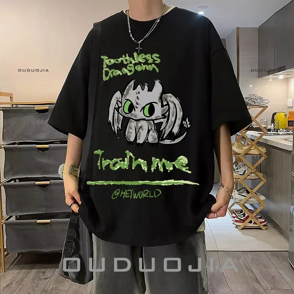 เสื้อยืดแขนสั้นโปเกมอนสําหรับผู้ชายและผู้หญิงสามารถสวมใส่ผ้าฝ้ายหนาสไตล์ฮ่องกงการ์ตูนเสื้อยืดอเนกประสงค์สองมิติ