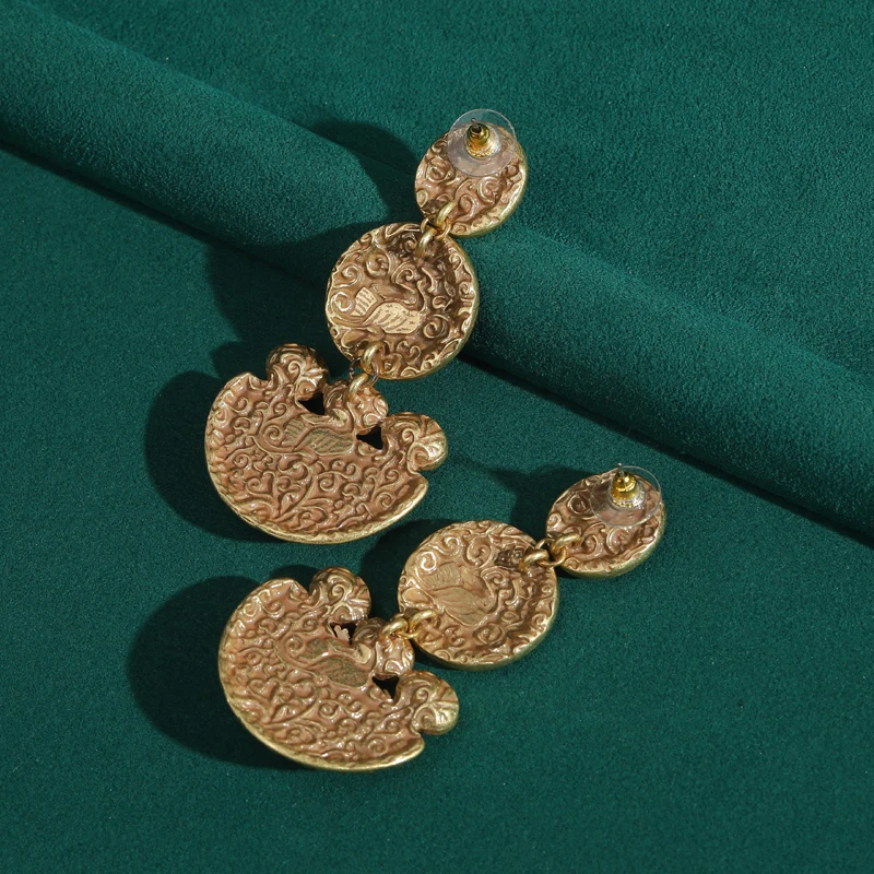 

Vintage Leopard Earrings Drop Charm Jewelry Luxury Red Elegant Crystal Antique Gold Color Designer Woman Accessories 2026 New