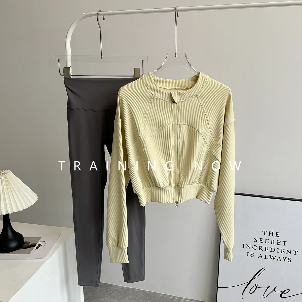 tuta-sportiva-da-corsa-per-donna-in-autunno-e-inverno-nuovi-vestiti-da-allenamento-per-pilates-ad-asciugatura-rapida-dall'aspetto-alla-moda-e-bello