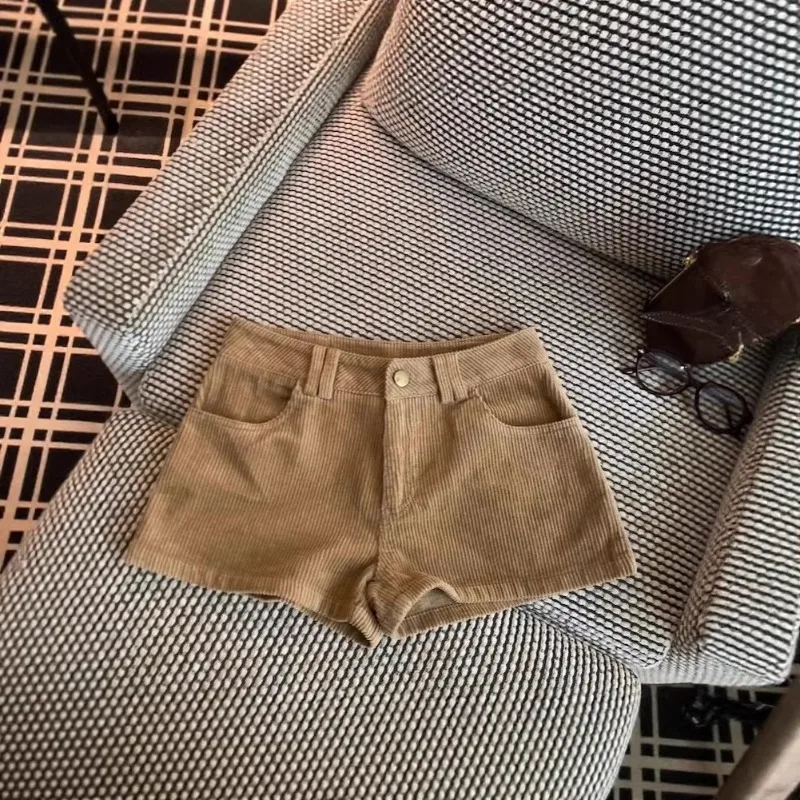 Y2K Vintage Corduroy Shorts for Women Low Rise Straight Leg Slim Casual Shorts Fall Winter Streetwear