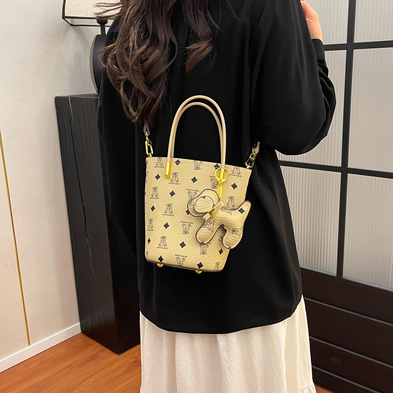 

Классическая элегантная женская кожаная сумка через плечо, сумка-мессенджер, популярная известным дизайнером, люксовый бренд для женщин