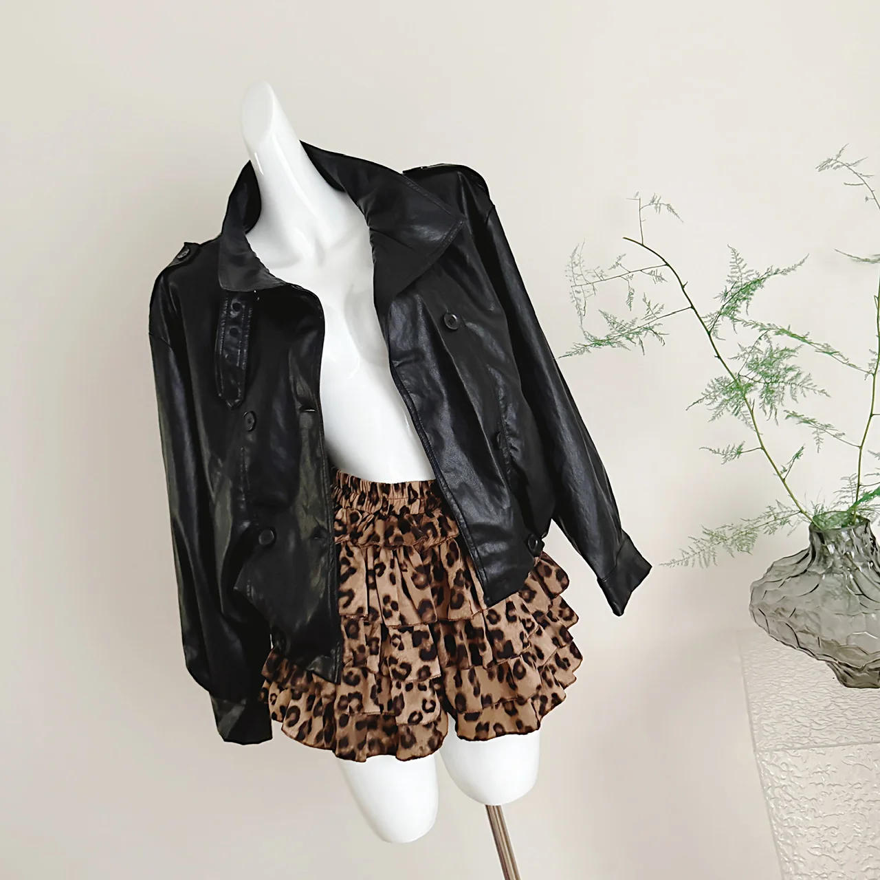 Women's Streetwear Stand Collar Double Breasted Loose Pu Leather Bud Jacket Lady Black Long Sleeve Short Faux Leather Outwear