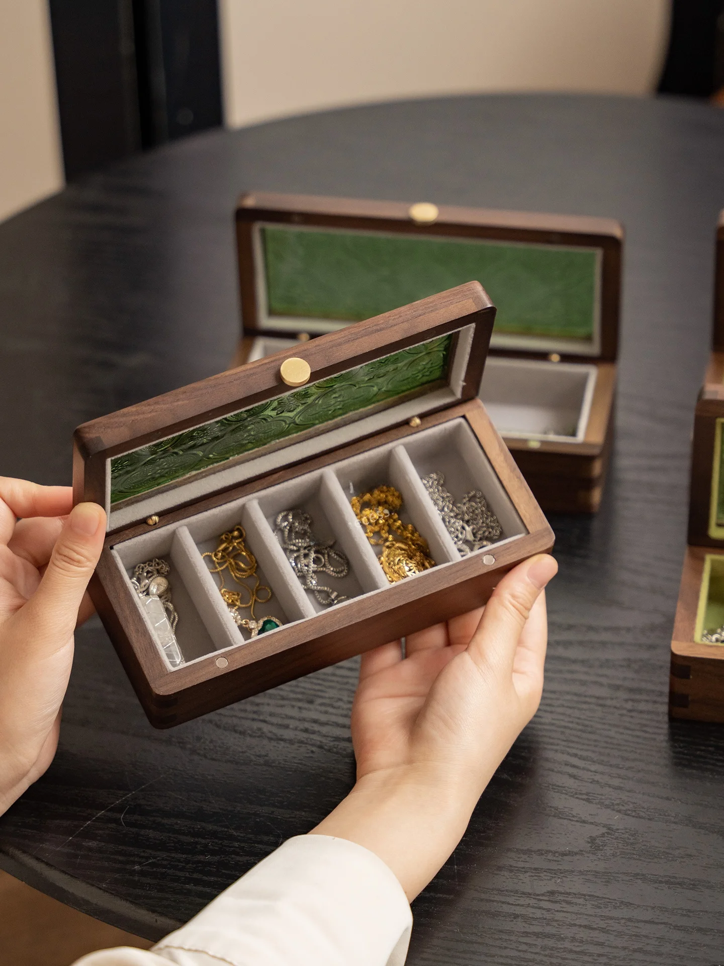 

Large Capacity Gold Jewelry Box Storage Organizer Black Walnut Wooden Desktop Divided Rectangle Box Anti-Oxidation Fashion Ac...