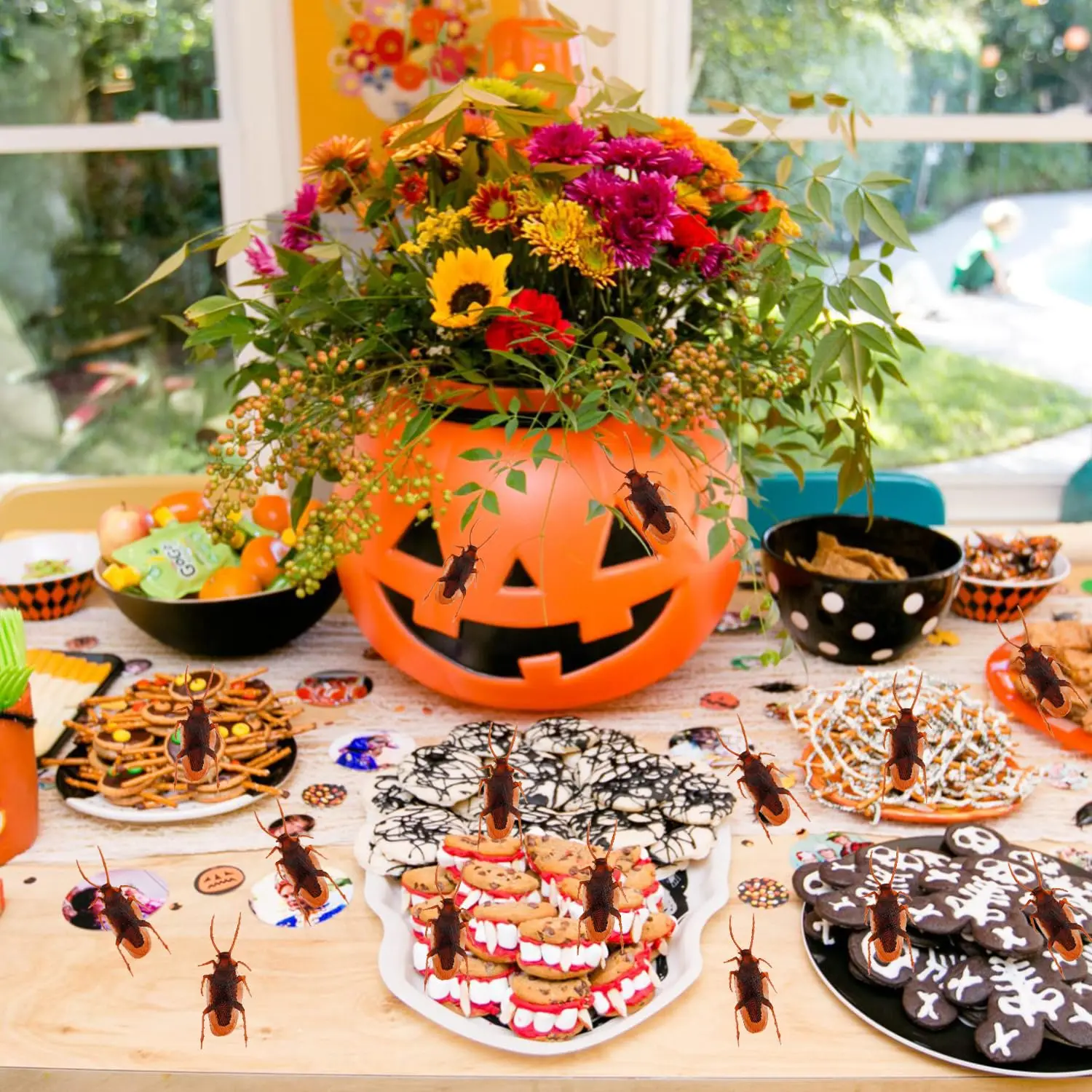 10-200pcs Realistic Fake Roaches Funny Trick Joke Toys,Office Prank Kits,Scary Toys,Novelty Cockroaches for Halloween,Parties