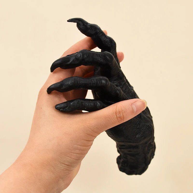 

Black Witch's Hand Wall Hanging Wall-mounted Resin Art Sculpture Terrifying Palm Halloween Party Horror Home Decoration Supplies