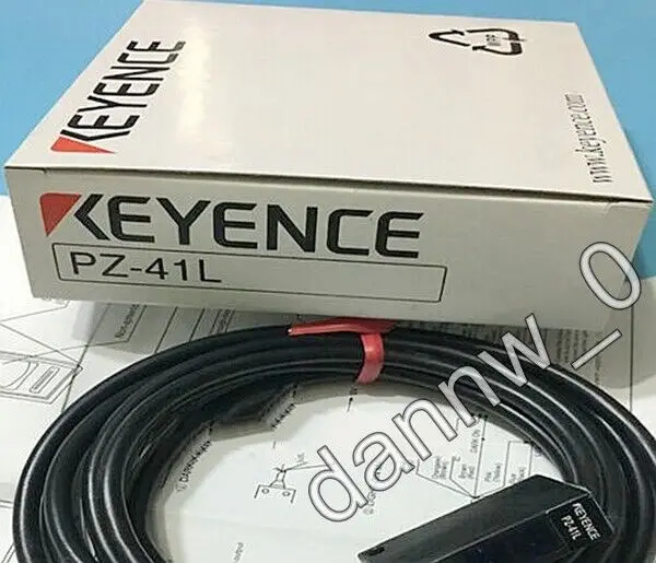 New In Box  KEYENCE PZ-41L  Photoelectric switch sensor