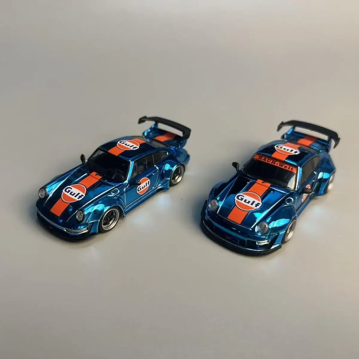 

Пламя 1:64 Porsche RWB 993 964 гальваническая синяя модель автомобиля Gulf из акрилового сплава с окрашенным основанием
