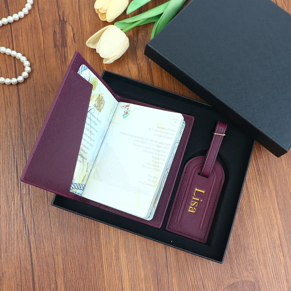 مجموعة اسم مخصصة، حامل جواز سفر من جلد Safiano PU للجنسين وصندوق هدايا لبطاقة الأمتعة #4