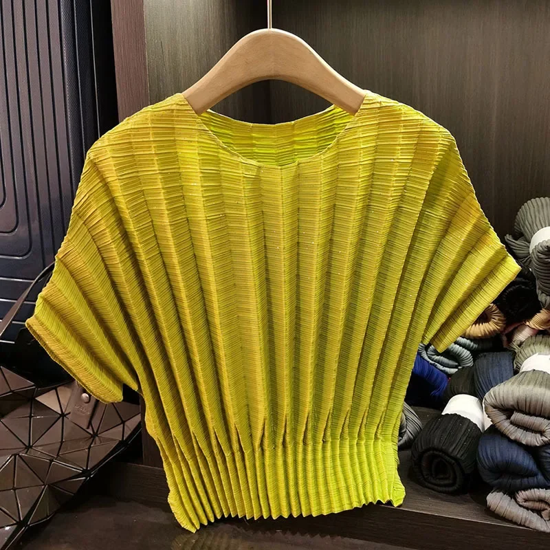 

Round Neck Casual Top 2025 New Summer Fashionable Pleated Casual Women's T-Shirt Designed Vertical Pit Stripe Solid Colour Loose