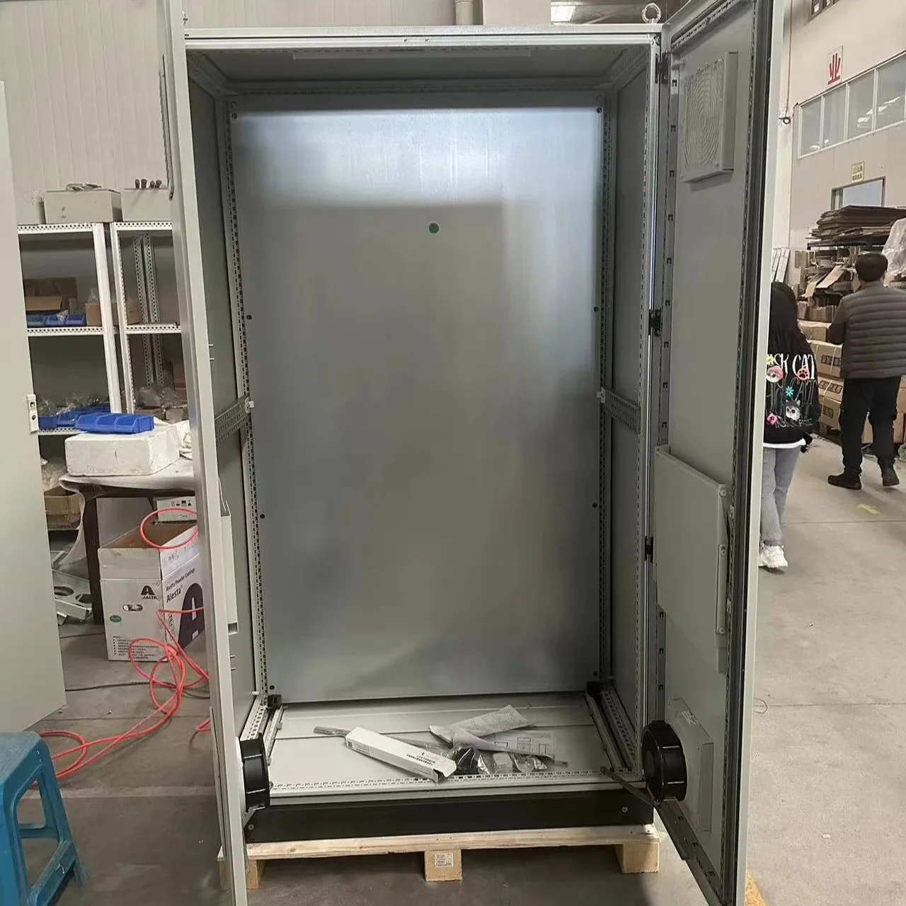 High Quality with Highly Durable Fully Customizable 4G Outdoor Telecom Cabinet Electronics Enclosure Electric Control Panel