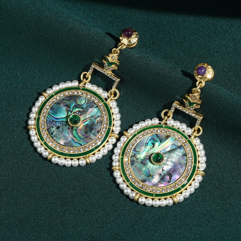 

Antique Gold Plated Shell Earrings Vintage Abalone Design Pearl Beads Surround Pendant Jewelry Accessories For Women Wedding New