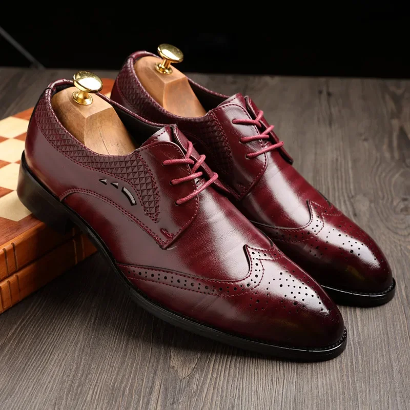 2020 New Men Leather High Quality Fashion Brogue Shoes Large Size Male Fashion Formal Dress Shoes Wedding Footwear Oxfords