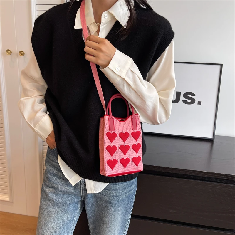 Cute Love Heart Handbag 2023 Trend Brand Square Shoulder Crossbody Bag For Women Designer Knitting Hand Bag Portable Phone Purse