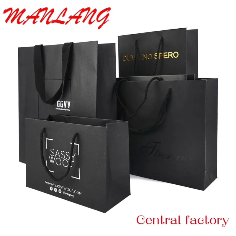 Bolsa de compras de papel mate negro de alta calidad para embalaje de bolsas de papel personalizadas con su propio logotipo