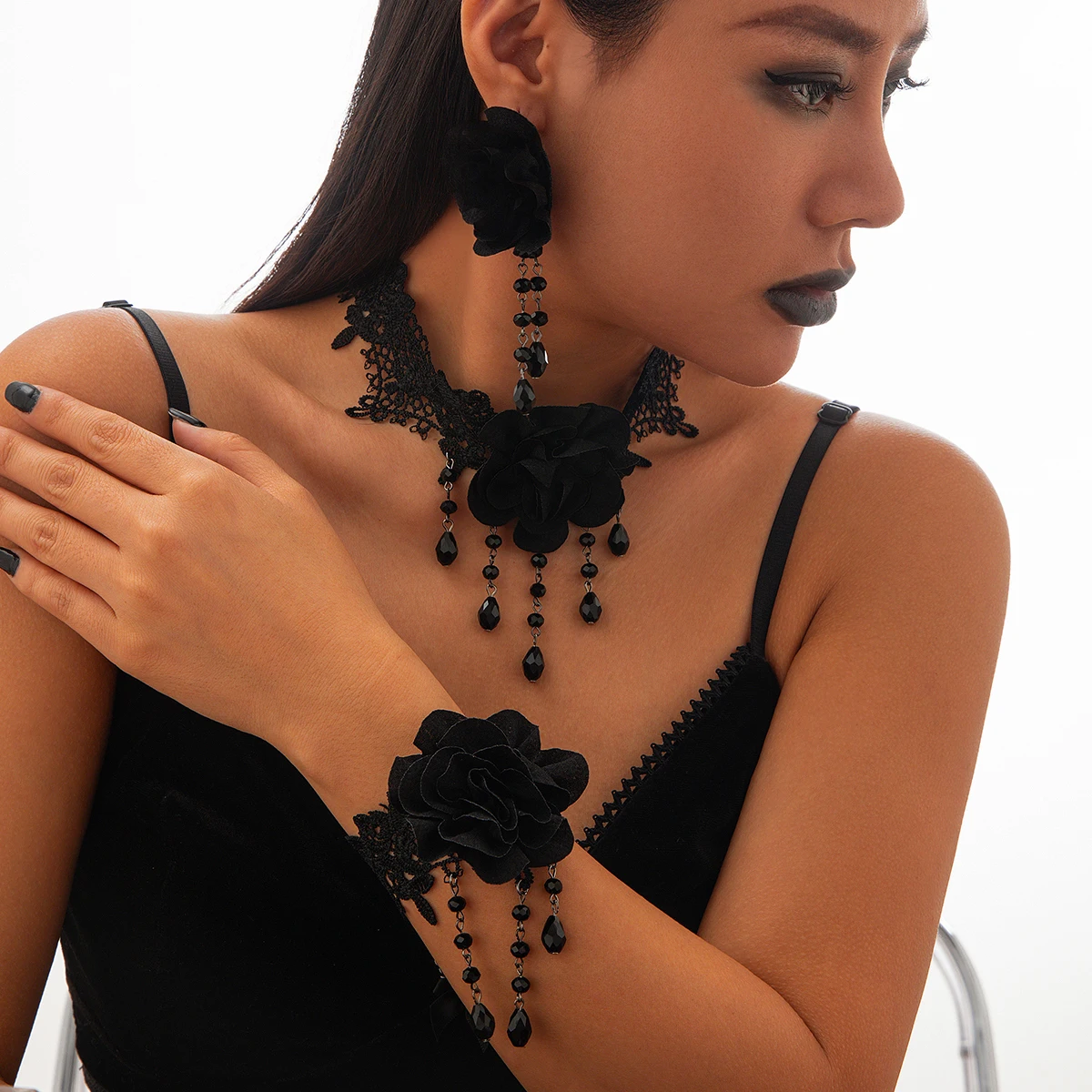 KunJoe Gothic czarna koronkowa Choker bransoletka z kolczykami kobiety ciemna róża kwiat zestaw biżuterii na Halloween kropla wody kryształowy naszyjnik z frędzlami