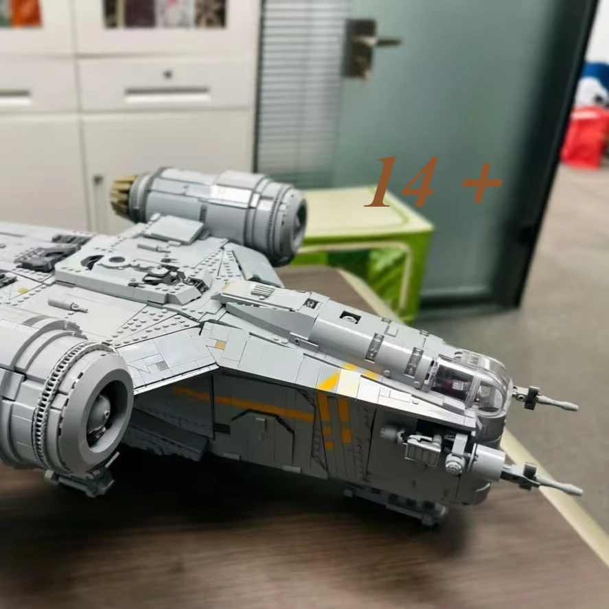 

НОВИНКА 2026: Технический конструктор «Космический истребитель» 75331, детализированная модель для демонстрации, 6187 деталей