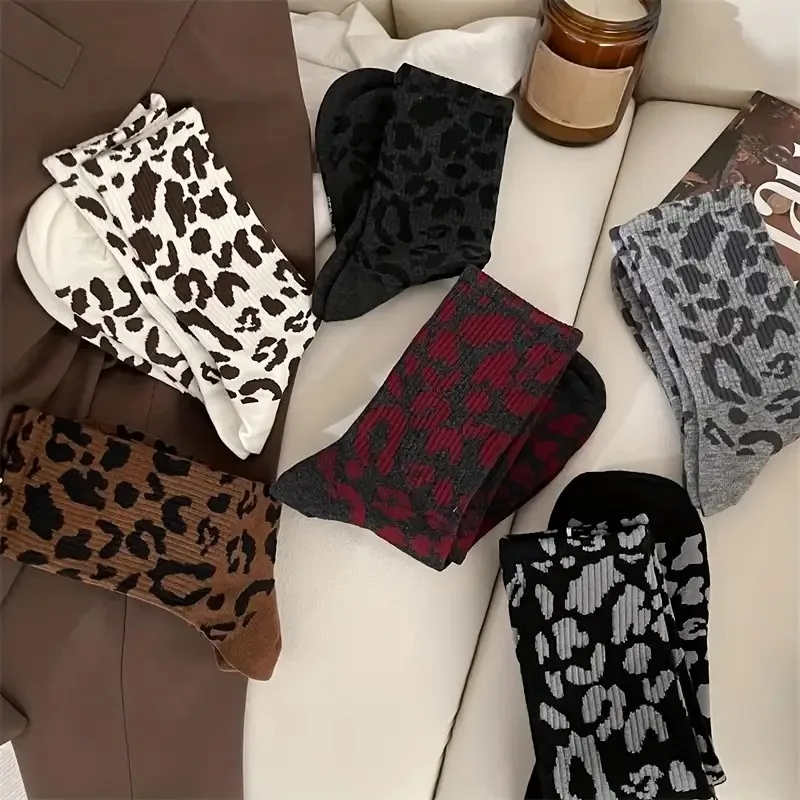6/12 pares Otoño/Invierno calcetines largos con estampado de leopardo para mujer calcetines cálidos cómodos de moda estilo Retro deportes al aire libre calcetines de ocio