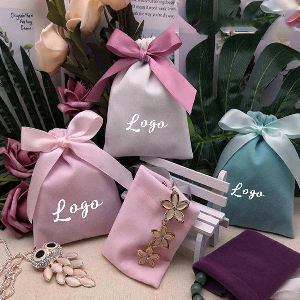 

100 шт., бархатная сумка для ювелирных изделий с логотипом, лента с бантом, сумка на шнурке, свадебные сувениры, подарочная упаковка, сумки, органайзер для косметических духов