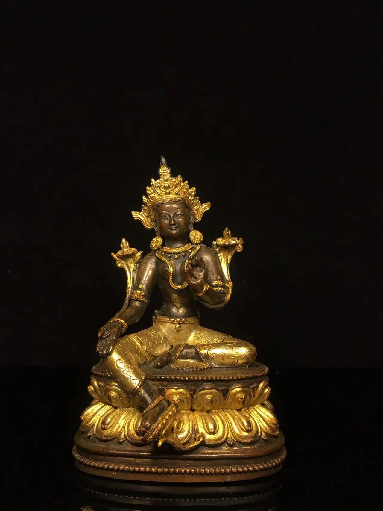 

Old Qing Dyansty copper Buddha statue,Statue of Tara with gold crown and gold coat,Handmade