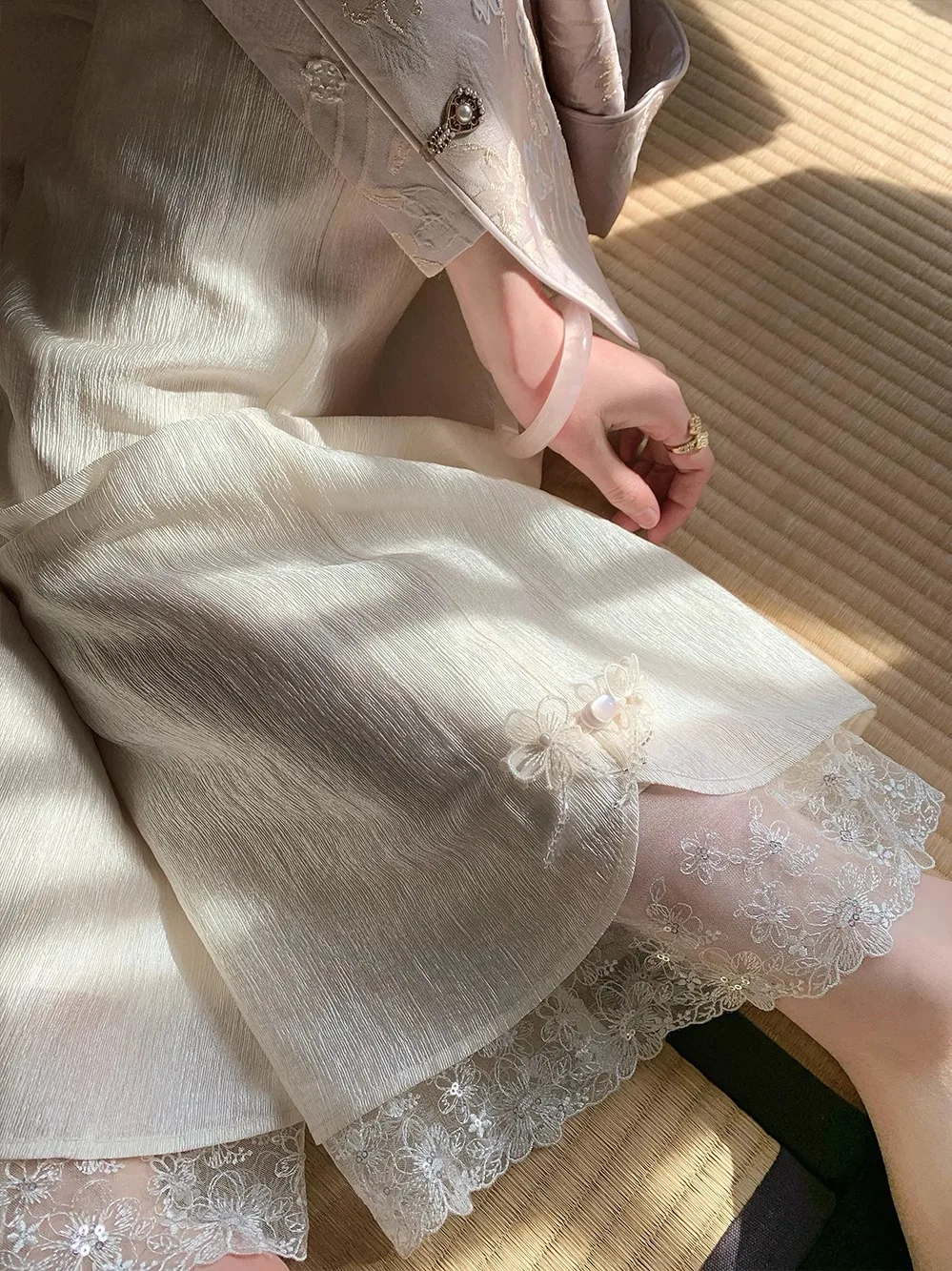 

Новые китайские широкие брюки для женщин, повседневные свободные брюки на раннюю весну, модель NMIOK, с вышивкой, струящиеся, с завышенной талией