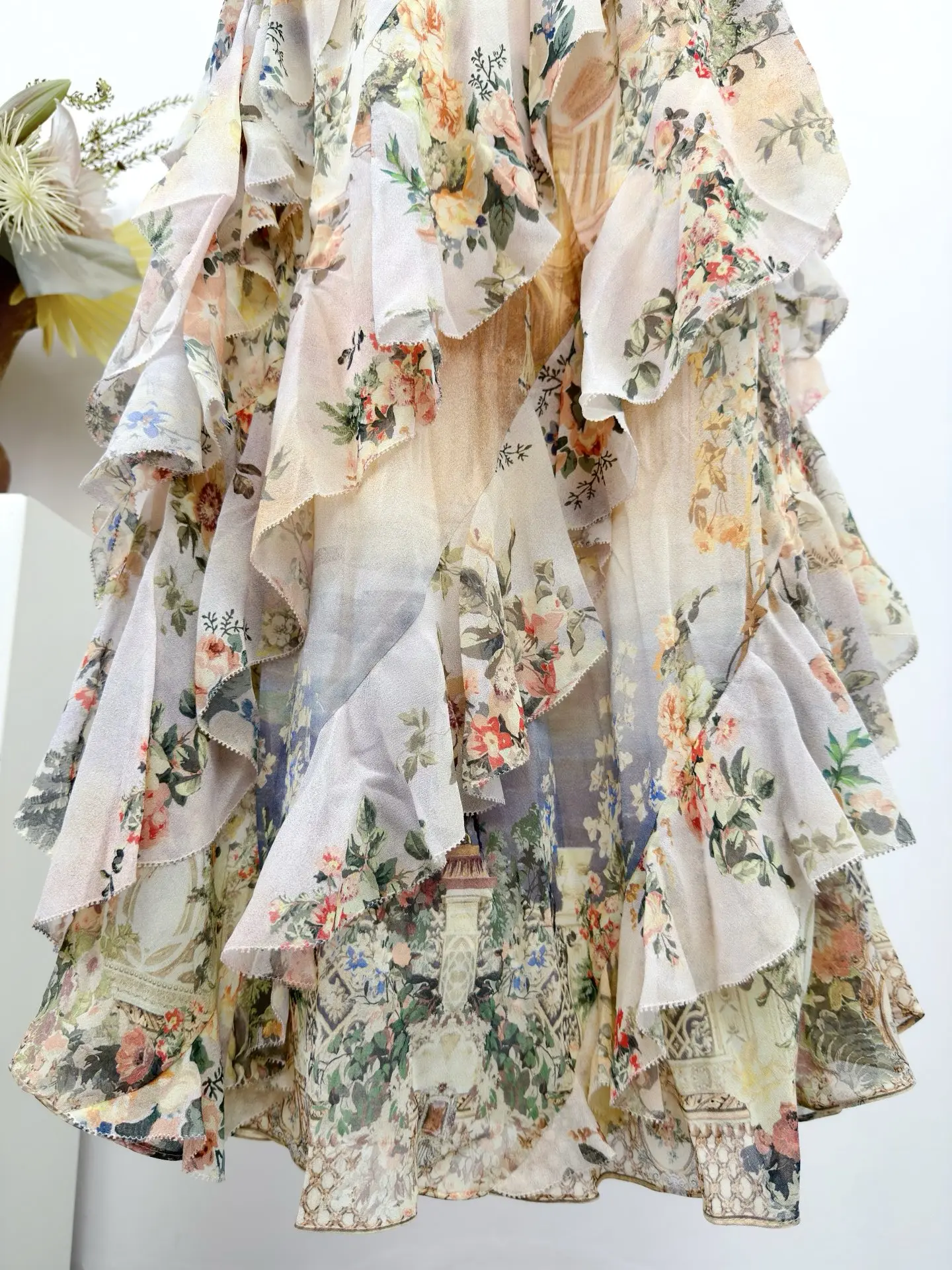 Senhoras babados em camadas estilingue robe renda bordado emendado com decote em v sem mangas cintura alta férias magro seda maxi vestido