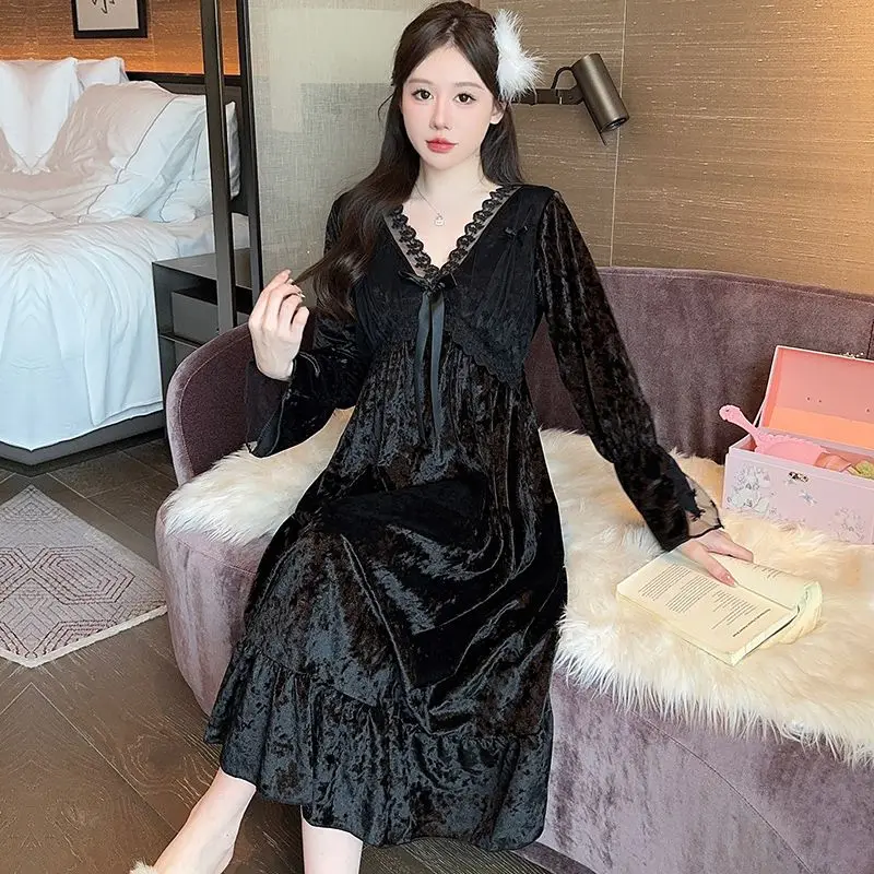 

Осень 2025 г., сексуальная кружевная ночная рубашка с v-образным вырезом и длинным рукавом, толстая теплая золотая бархатная ночная рубашка для женщин, милая одежда для сна, ночное платье, ночная рубашка