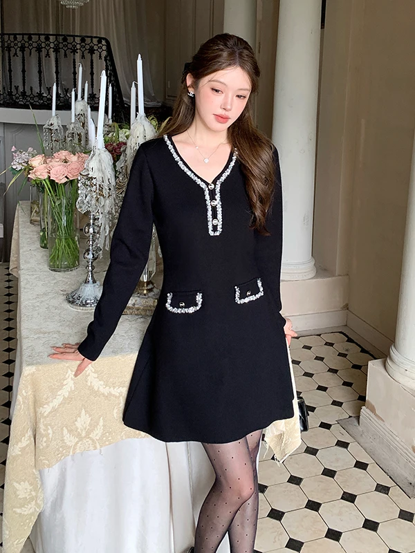 

Faionable Heavy-Du Sequin Knit Sweater Base Little Bla Dr Year-End Par Dr Ele Sle Polyester Fiber Thien...