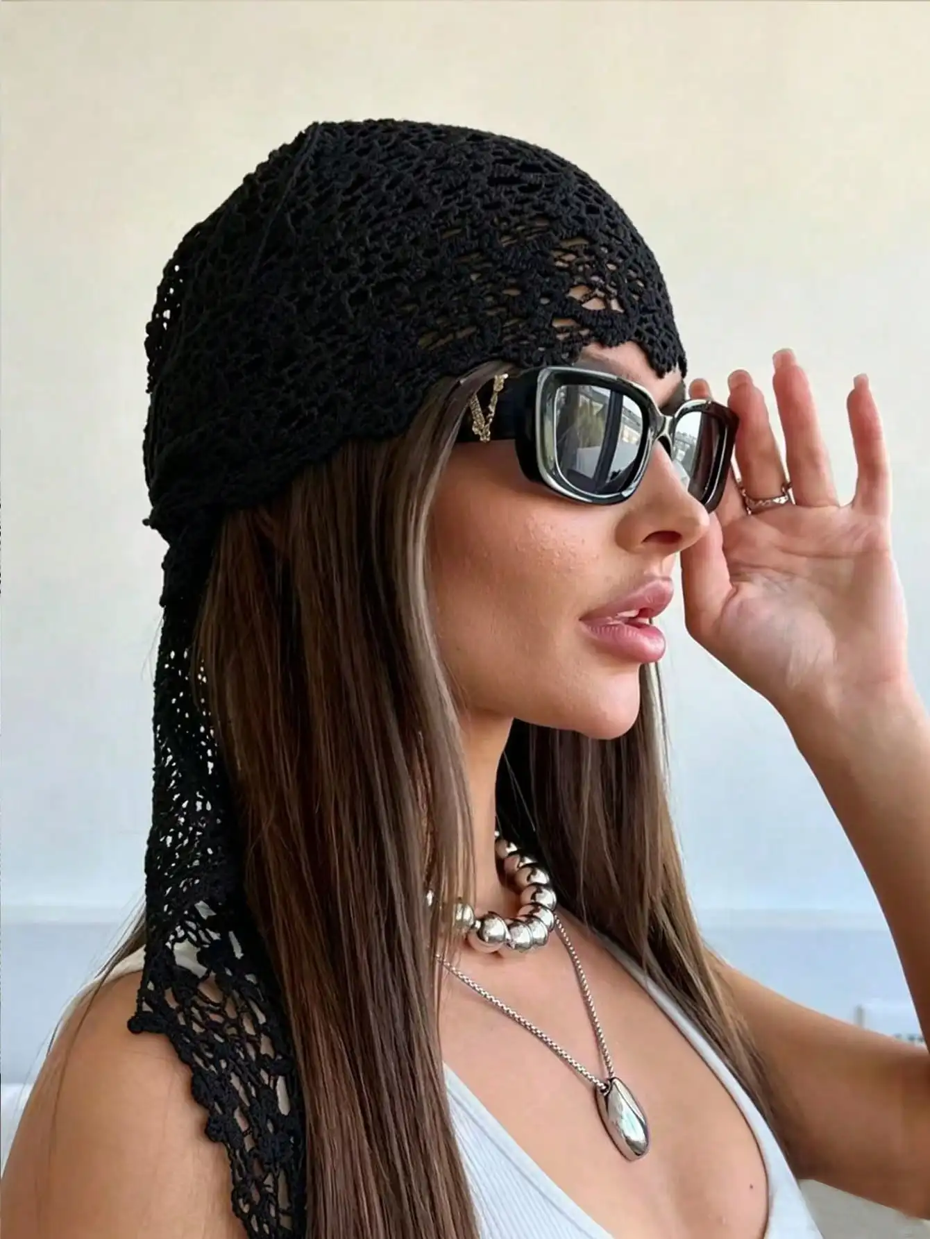 Accessoire cheveux en dentelle fleurie