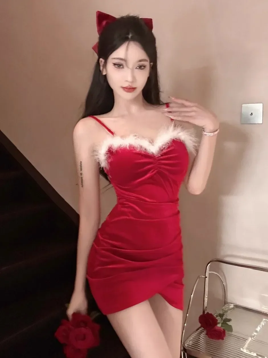 

Women's Sexy Red Christmas Mini Dress, Plush Fuzzy Trim Bodycon Velvet Dress with V-Neck, Club Party Evening Cocktail Gown