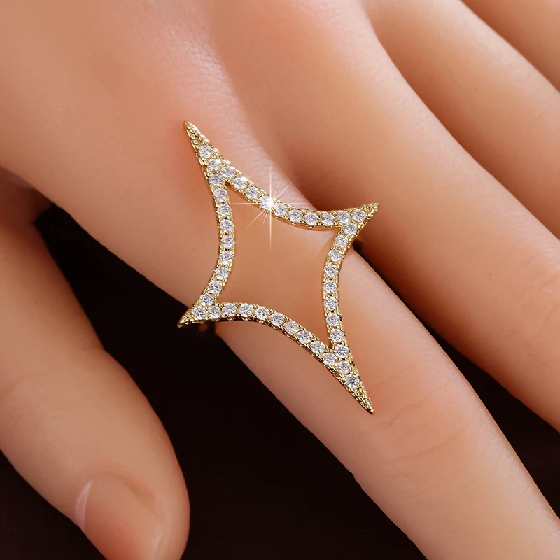 خاتم نسائي بتصميم هندسي واسع الوجه مع زركونيا صناعية متألقة #1