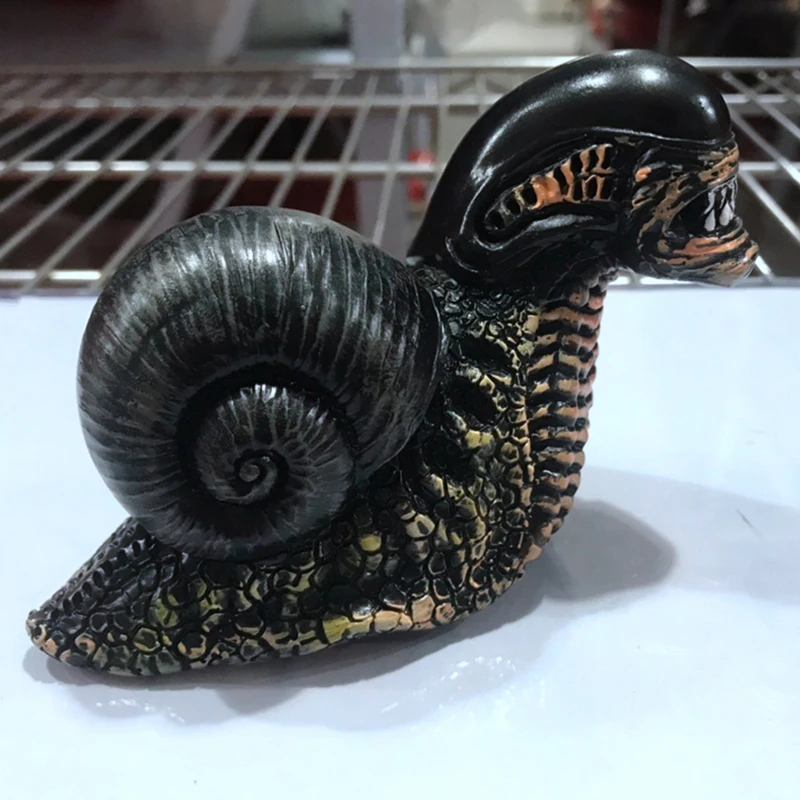 Resin Aliens Snail Statue Figure Statues Model Doll Collection Birthday Gifts Long Garden Home Decoration Ornaments