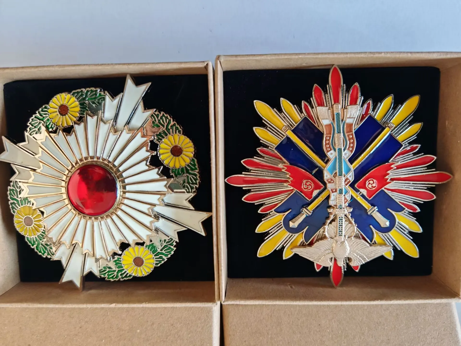 

EMD Japanese medal, multi-layer structure replica