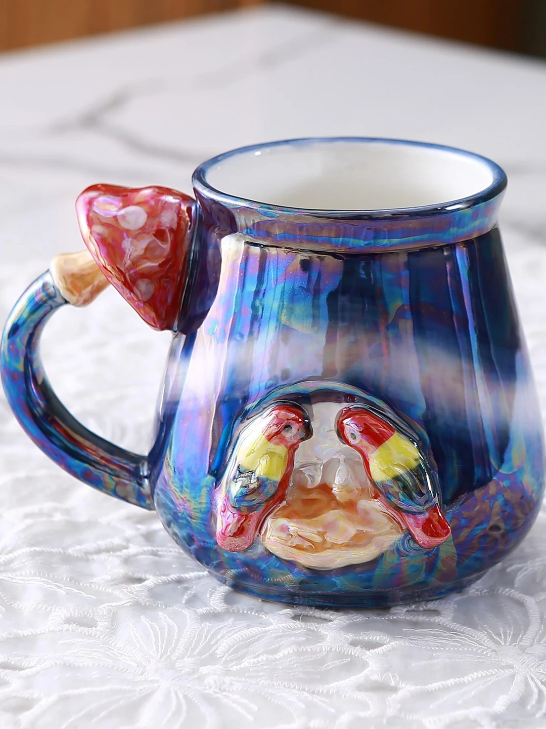 elegant-ceramic-coffee-cup-with-color-gradient-and-bird-decoration-luxury-minimalist-design-for-home-office-and-outdoor-use