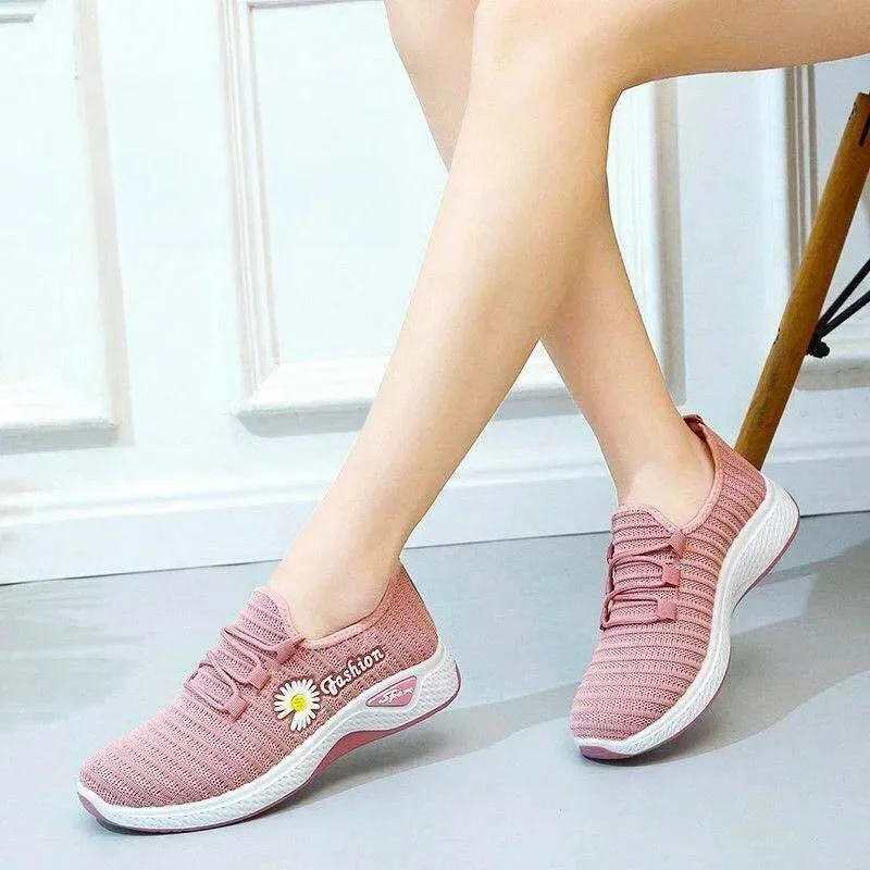 New Daisy Breathable Mesh Shoes Versatile Casual Shoes Lightweight Soft Bottom Anti slip Sports Shoes Walking Shoes