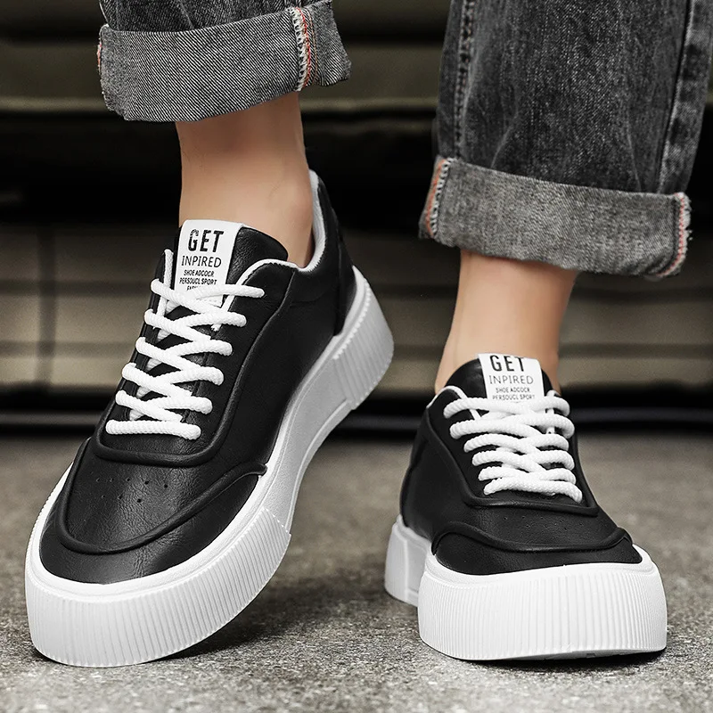 2025 version coréenne de la mode de printemps chaussures pour hommes semelle épaisse niche simple tout avec les étudiants chaussures de planche décontractées