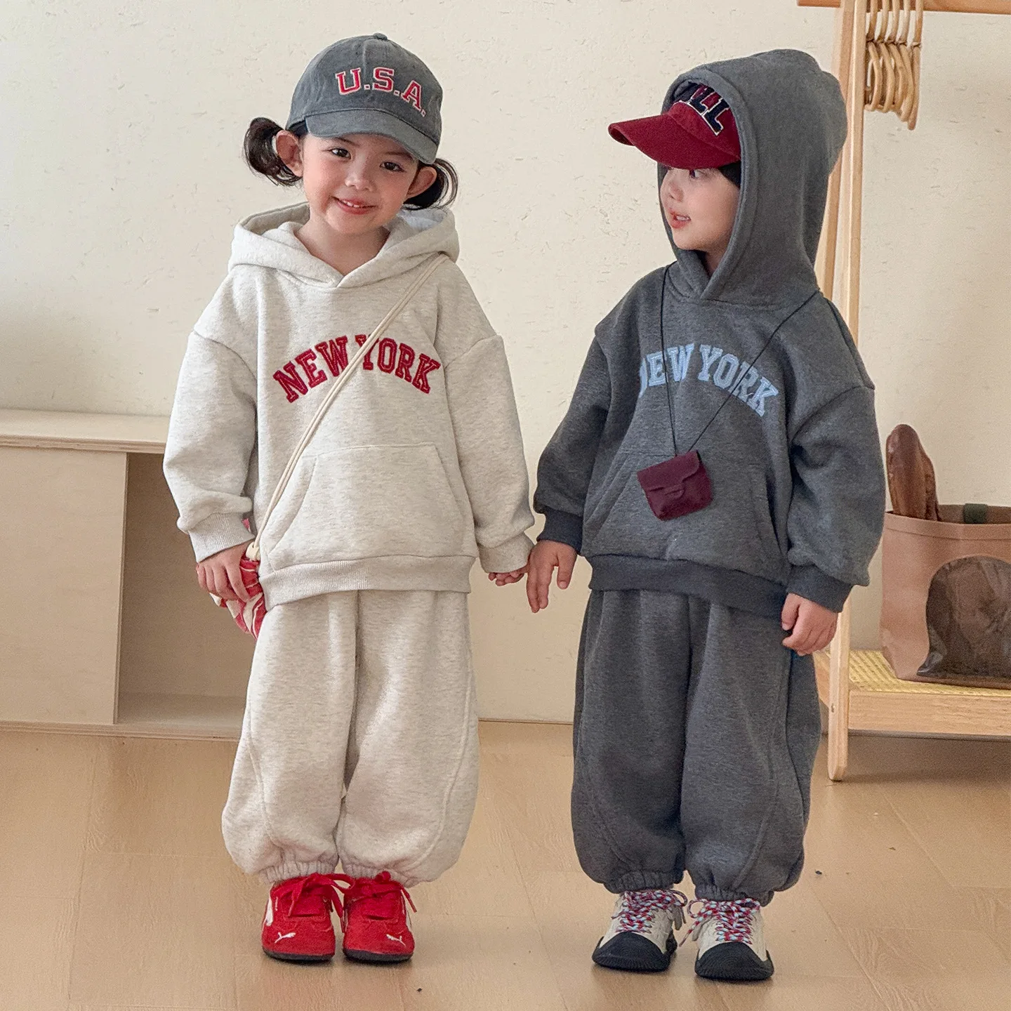 Winter New Children Fleece Sports Set Boys Girls Letter Hooded Sweatshirt + Pants 2pcs Suit Kids Plus Velvet Thick Outfits