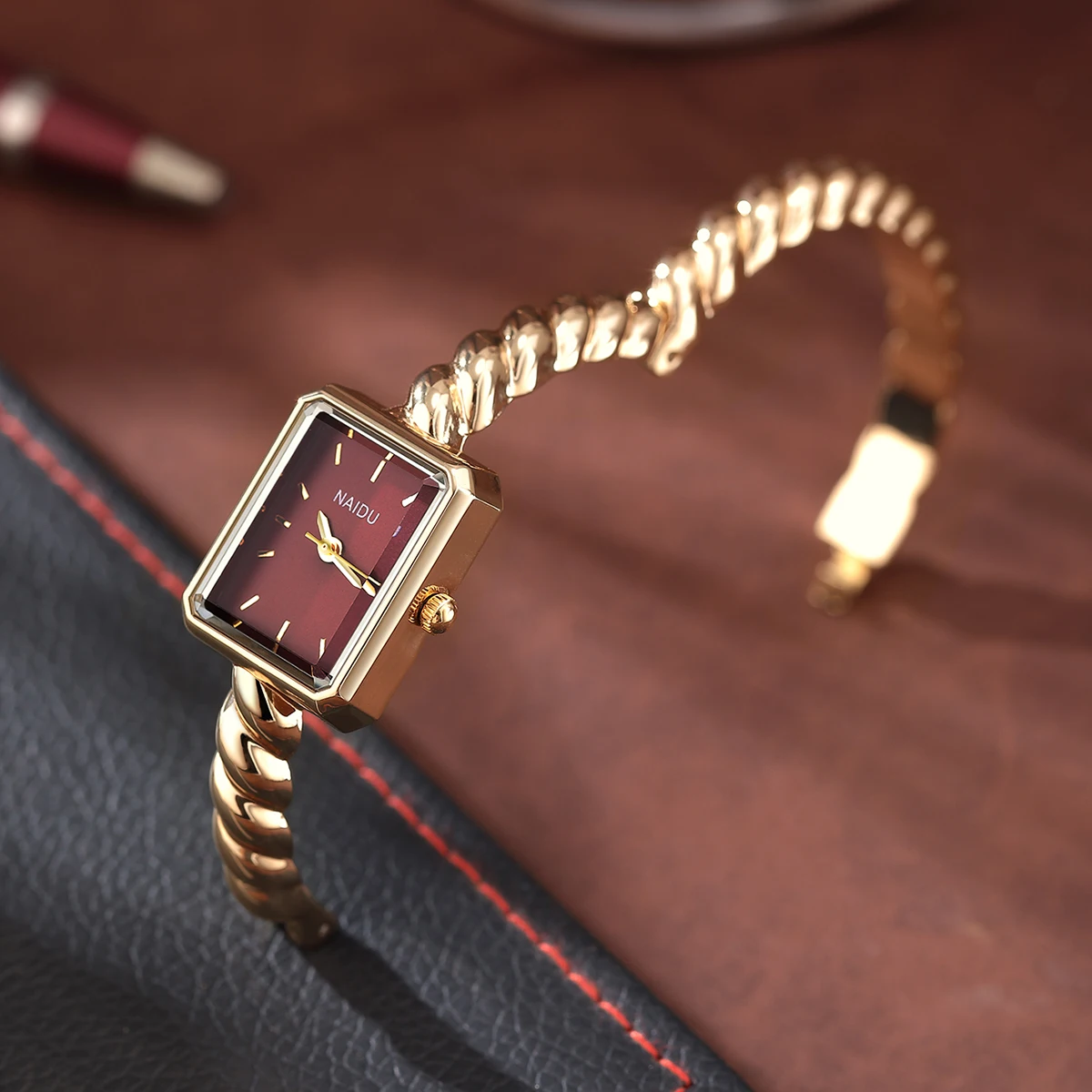レディース高級スクエアダイヤルクォーツ腕時計1個、ゴールドツ - Luxury Watch Square のレビューと価格